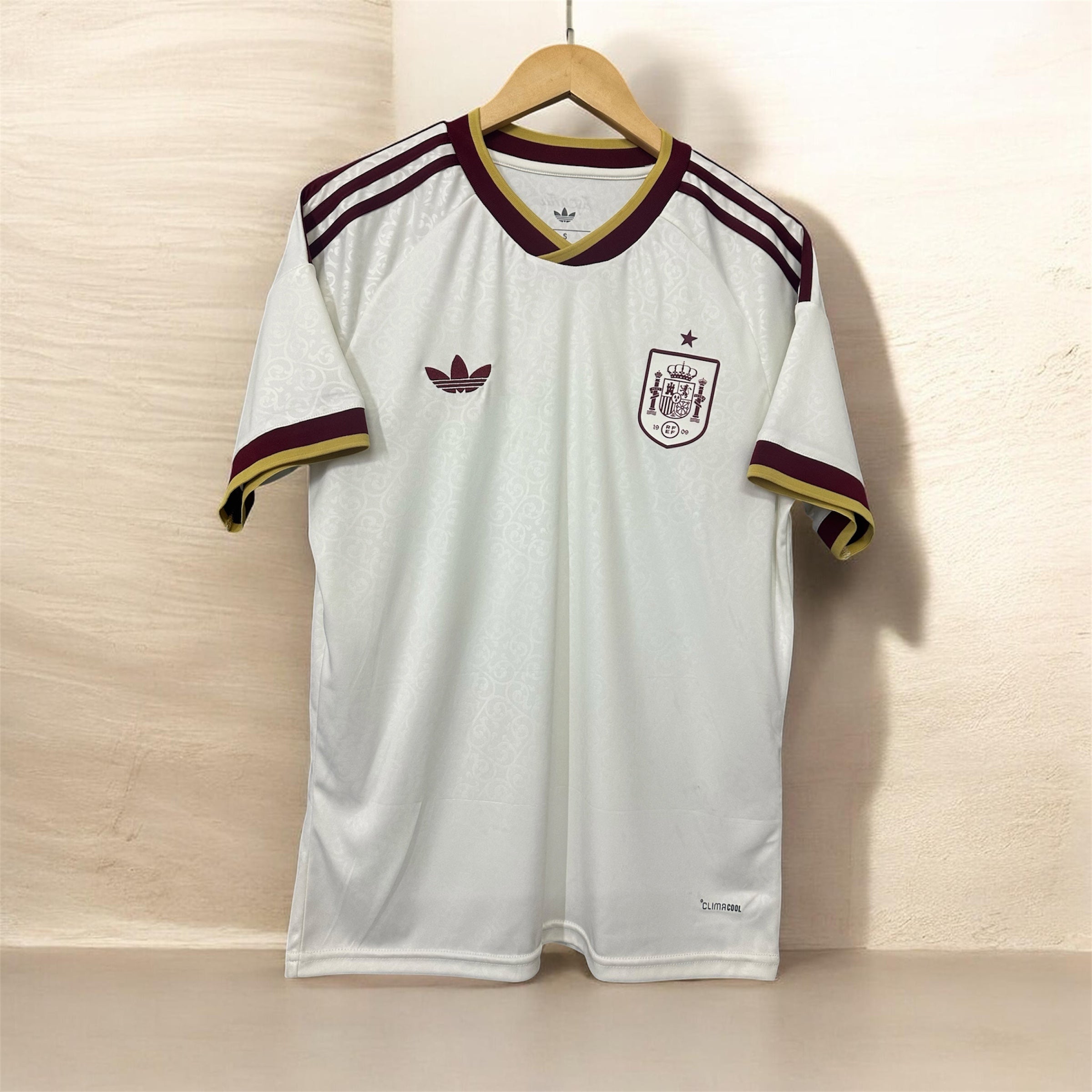 Spain Home Football Shirt White Short Sleeve Adults Jersey
