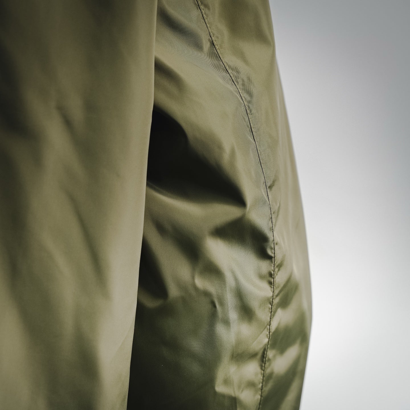 Moncler Light Luxury Casual Hooded Thin Jacket Black/Green
