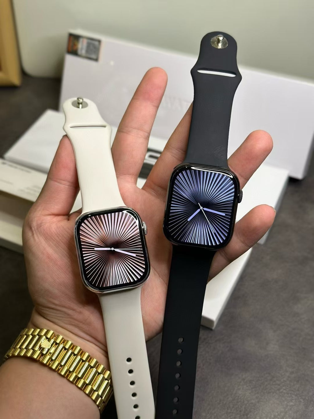 Apple Watch Series 10 - GPS + Cellular