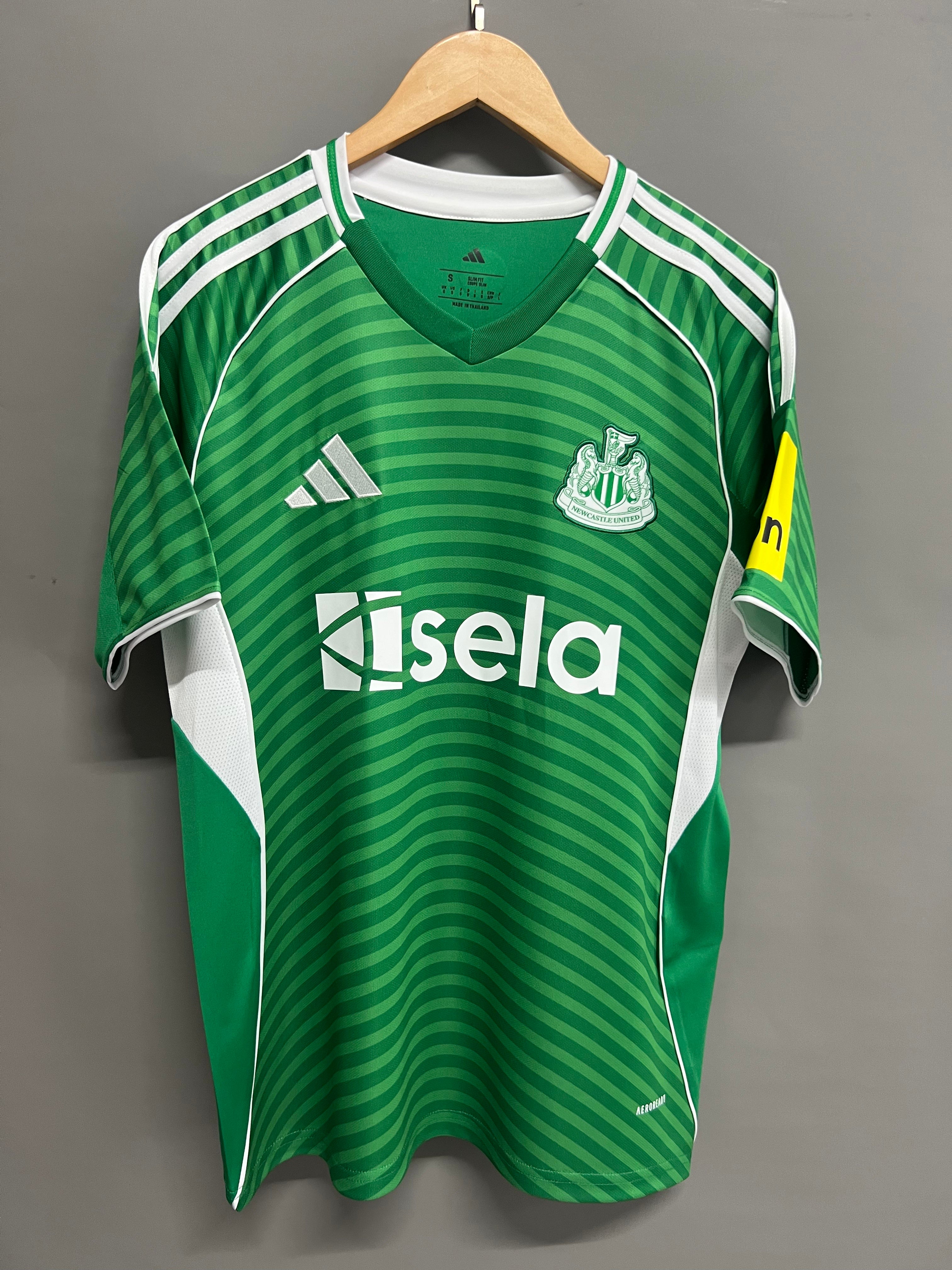 Newcastle 25/26 Away Football Jersey