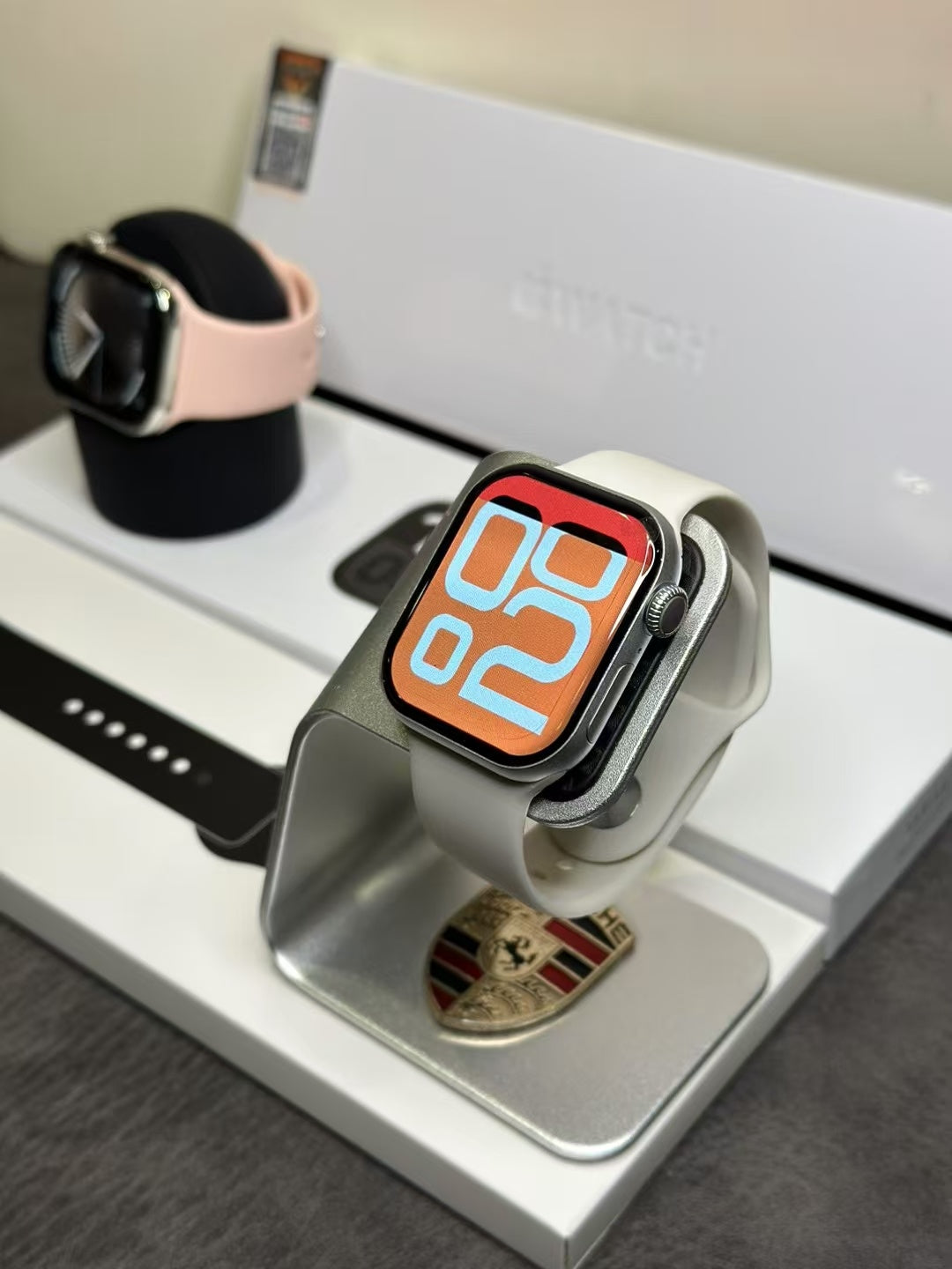 Apple Watch Series 10 - GPS + Cellular