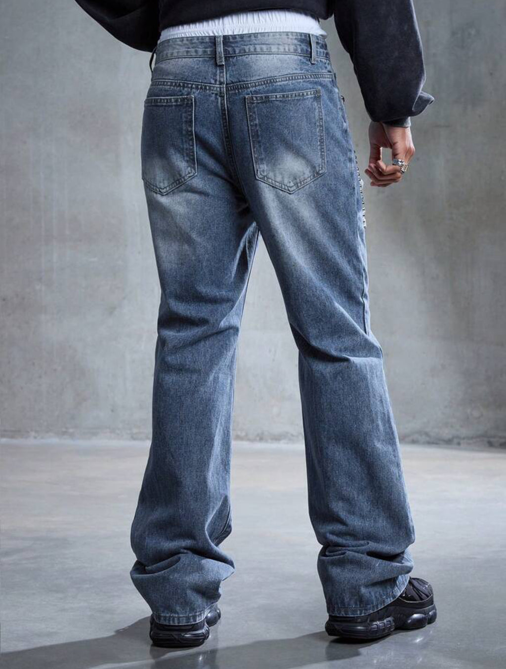 Distressed Rhinestone Design Jeans