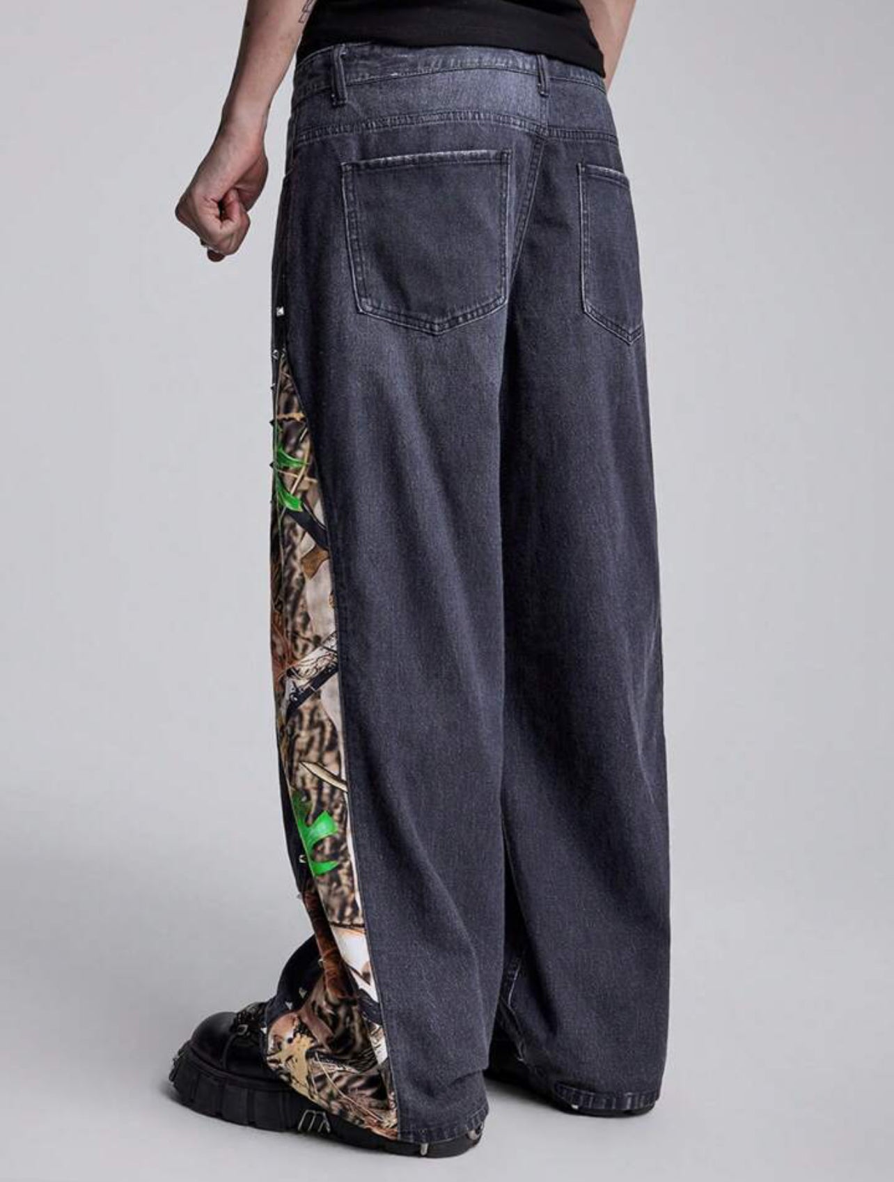 Graphic Print Patchwork Pocket Casual Jeans