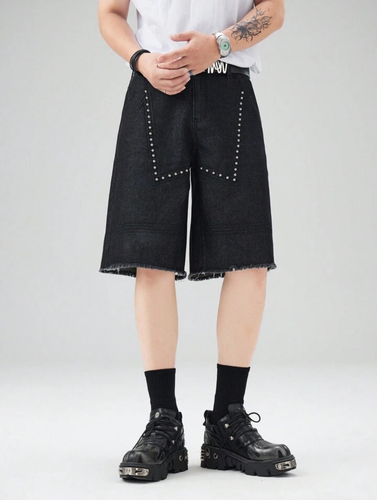 Black Studded Frayed Wide Leg Jorts